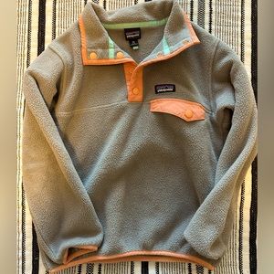 Girls Patagonia pullover. Grey and coral. Size XS (5-6)